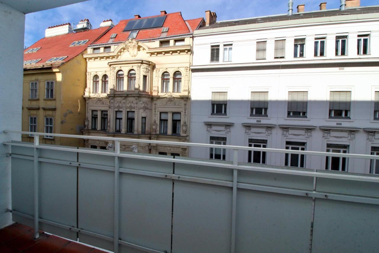 Balcony Apartment - Next To Opera Wien Exteriör bild